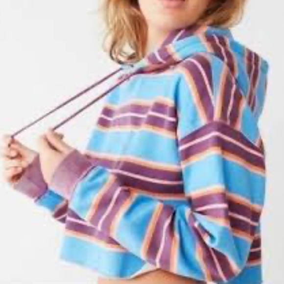 URBAN OUTFITTERS VINTAGE STYLE CROPPED HOODED SWEATER - Picture 9 of 11